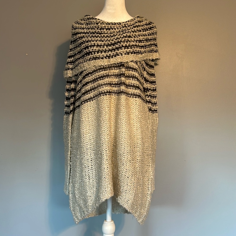 Umgee Cream & Dark Green Oversize Turtleneck Sweater, Size Medium